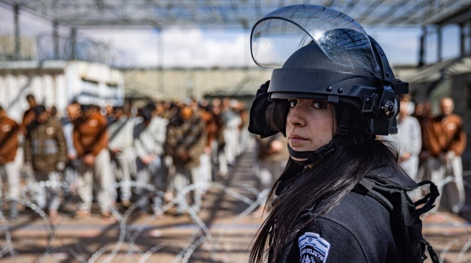 Guarding Hamas terrorists caught during the October 7th massacre and during the IDF operation in the Gaza Strip, at a prison in southern Israel. Photo by Chaim GoldbergFlash90