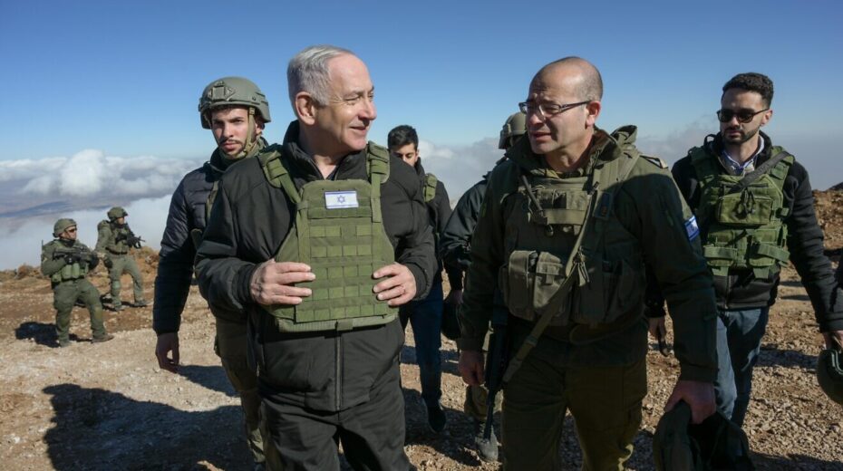 Israeli Prime Minister Benjamin Netanyahu and other senior security officials at the peak of Mount Hermon, Dec. 17, 2024. Photo by Maayan Toaf/GPO.
