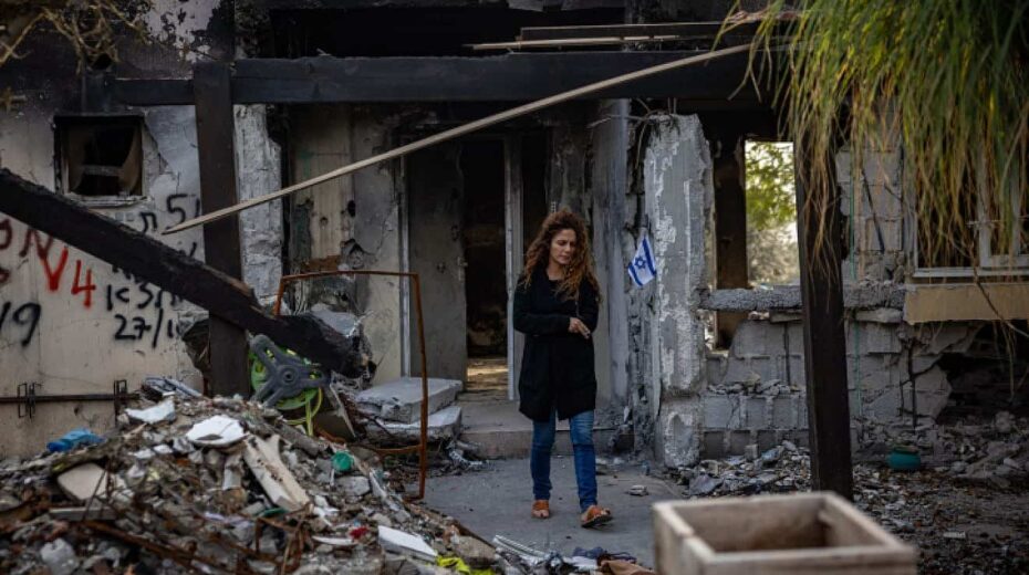 Amid the ruins of Kibbutz Be'eri after Hamas terrorists attacked, Dec. 20, 2023. Photo by Yonatan Sindel/Flash90.