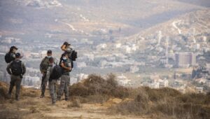 Israeli Border Police officers near Yitzhar, where illegal structures were demolished, Aug.12, 2020. Photo by Sraya Diamant/Flash90.