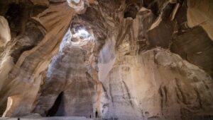 While cave-dwelling was common in the Middle East, most are entirely devoid of prehistoric art. Photo by Yonatan Sindel/Flash90