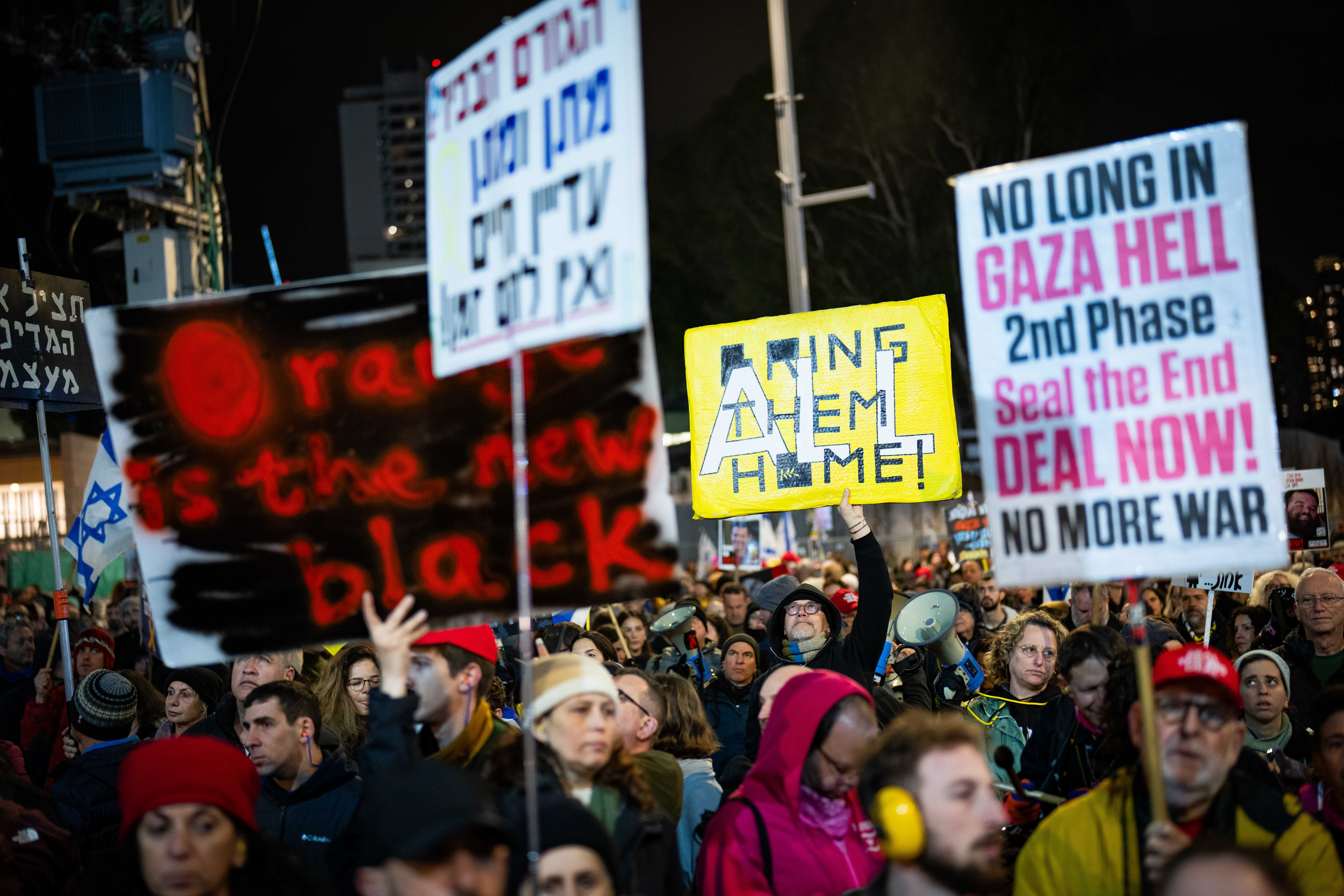Demonstrators in front of the Defense Ministry in Tel Aviv, February 22, 2025. Photo: Erik Marmor/Flash90