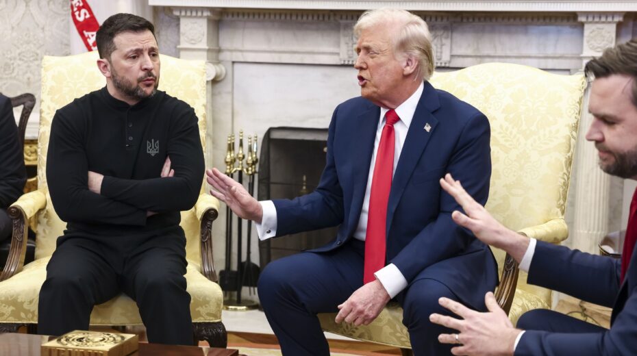 Ukrainian President Volodymyr Zelensky (L) during a meeting with US President Donald Trump (M) and US Vice President JD Vance (R) in the Oval Office of the White House in Washington, D.C., USA, 28 February 2025. Photo: EPA-EFE/JIM LO SCALZO / POOL