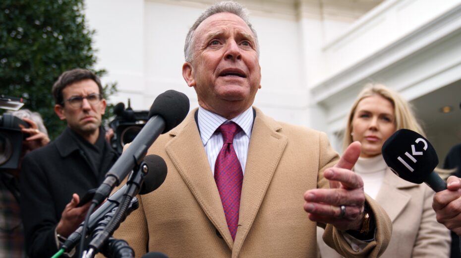 US Middle East Envoy Steve Witkoff (C) speaks to the media at the White House in Washington, DC. Photo: EPA-EFE/WILL OLIVER.