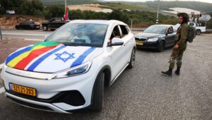 Druze residents hand out food to Israeli soldiers guarding the border with Lebanon, on Oct. 9, 2023. Photo by David Cohen/Flash90