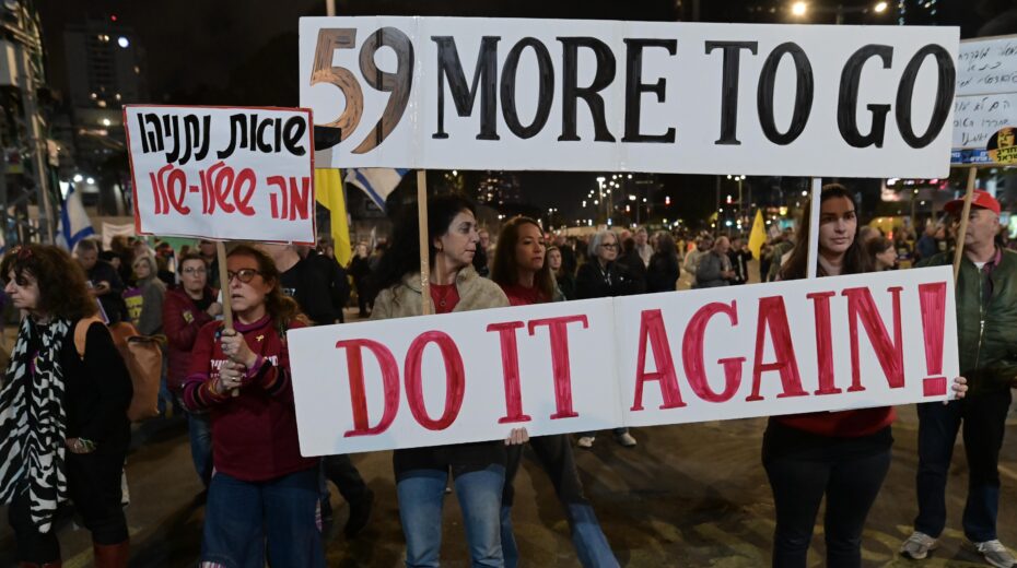 Demonstrators protest for the release of Israelis held hostage in the Gaza Strip. Photo by Tomer Neuberg/Flash90