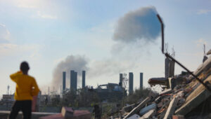 Smoke rises after an Israeli airstrike in Gaza City, March 18, 2025. Photo: Ali Hassan/Flash90