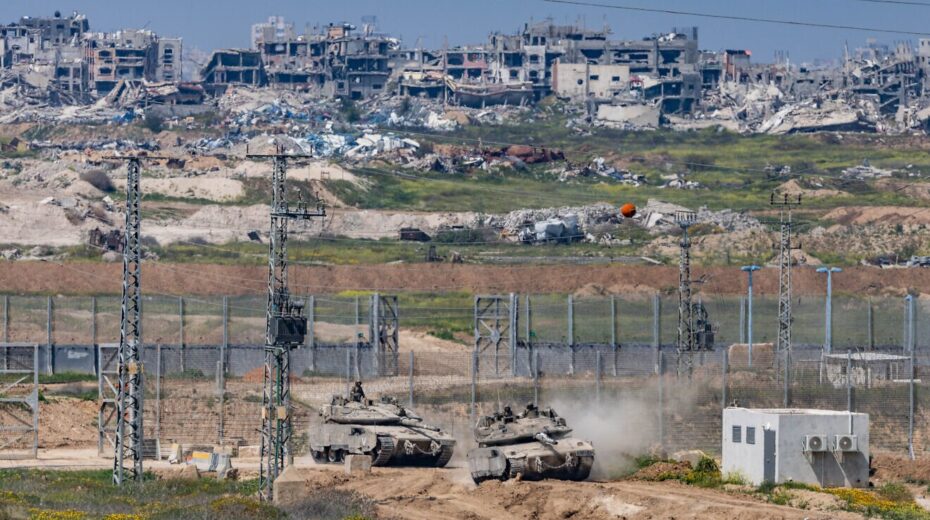 Israeli soldiers seen on the Israeli border with the Gaza Strip, on March 18, 2025. Photo by Chaim Goldberg/Flash90.