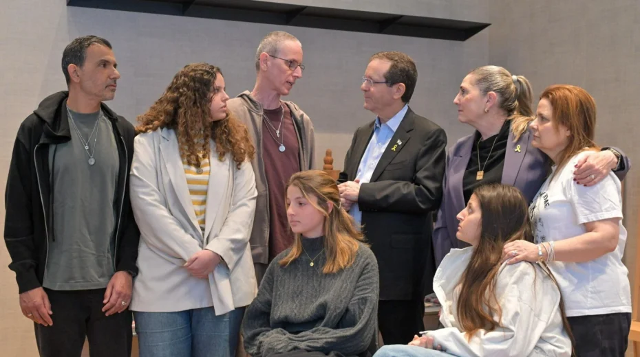 President Isaac Herzog and first lady Michal Herzog meet redeemed hostage Ohad Ben Ami (third from left) on the 500th day since Oct. 7, Feb. 17, 2025. Photo by Kobi Gideon/GPO.