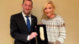 Samaria Jewish leader Yossi Dagan with Trump adviser Paula White. Photo courtesy Samaria Regional Council