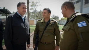 Israeli Defense Minister Israel Katz, left, meets with Southern Command chief Maj. Gen. Yaniv Asor, center, and Deputy IDF Chief of Staff Maj. Gen. Tamir Yadai at the Gaza Division base near Re'im, March 25, 2025. Photo by Shira Keinan/Defense Ministry.