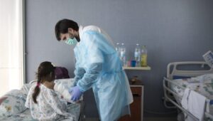 A Syrian girl is treated at a hospital in Tsfat in January 2017. Photo: Abir Sultan/EPA-EFE