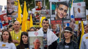 Relatives of Israelis held hostage by Hamas in Gaza protest with supporters in front of the Israeli Prime Minister's residence in Jerusalem on April 7, 2025, demanding their release. Photo: Yonatan Sindel/Flash90