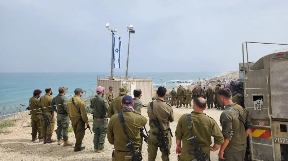 Israeli soldiers standing for two minutes of silence to commemorate Holocaust Remembrance Day, April 24, 2025. Credit: IDF.