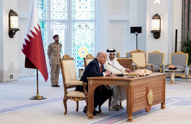 The Qatar contradiction: America’s “ally,” Hamas’s host US President Donald Trump signs a series of agreements with the Emir of the State of Qatar, Sheikh Tamim bin Hamad Al Thani, at the Amiri Diwan in Doha, Qatar, on May 14, 2025. Photo: Daniel Torok/White House.
