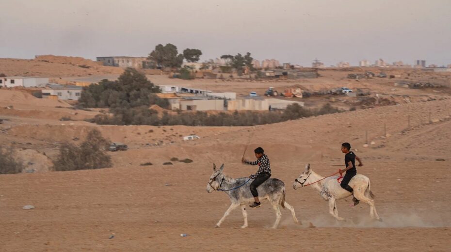 An unrecognized Bedouin village in the Negev Desert, Nov. 21, 2024. Photo by Yaniv Nadav/Flash90.