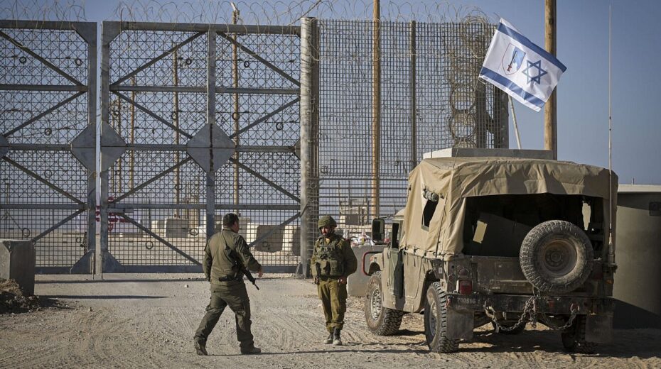 Israel Defense Forces soldiers near a Merkava tank in southern Israel, on the border with Gaza, on Nov. 11, 2024. Photo by Michael Giladi/Flash90.