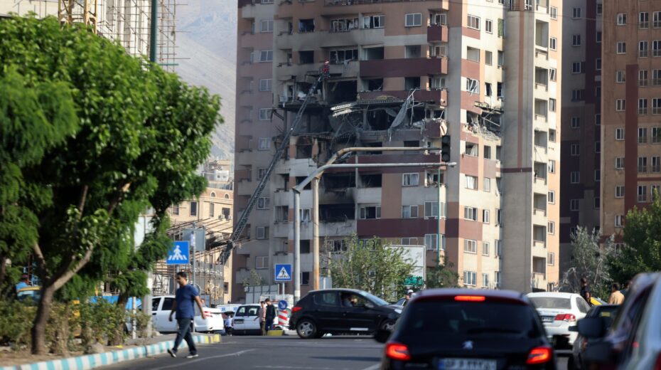 View of a building hit by Israeli airstrikes north of Tehran, Iran, on June 13, 2025. Photo: EPA-EFE/ABEDIN TAHERKENAREH