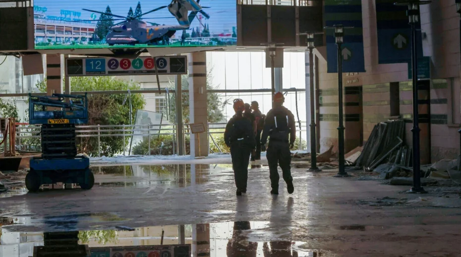Damage from an Iranian missile at Soroka Medical Center in Beersheva, June 19, 2025. Photo by Yair Tirosh/Flash90.