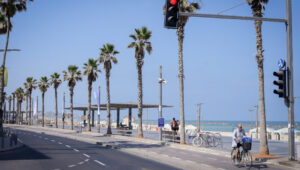 The empty streets of Tel Aviv await an Iranian attack on Israel. June 13, 2025. Photo: Avshalom Sassoni/FLASH90.