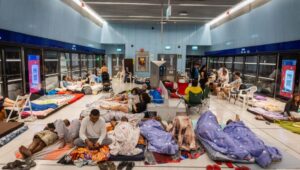 Israelis seek shelter in a Tel Aviv subway station during ongoing rocket attacks from Iran on June 17, 2025. Photo: Chaim Goldberg/Flash90