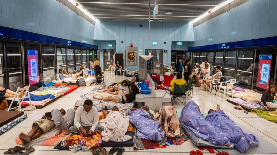 Israelis seek shelter in a Tel Aviv subway station during ongoing rocket attacks from Iran on June 17, 2025. Photo: Chaim Goldberg/Flash90