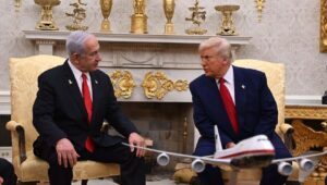 Israeli Prime Minister Benjamin Netanyahu and U.S. President Donald Trump meet in the Oval Office of the White House, April 7, 2025. Photo by Avi Ohayon/GPO.