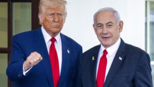 US President Donald J. Trump (L) welcomes Israeli Prime Minister Benjamin Netanyahu (R) upon his arrival for a meeting in the West Wing of the White House in Washington, DC, USA, 07 April 2025. The press conference of President Trump and Prime Minister Benjamin. Photo: EPA-EFE/SHAWN THEW