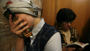 Jewish women pray at Rachel's tomb. Photo by Miriam Alster/Flash90