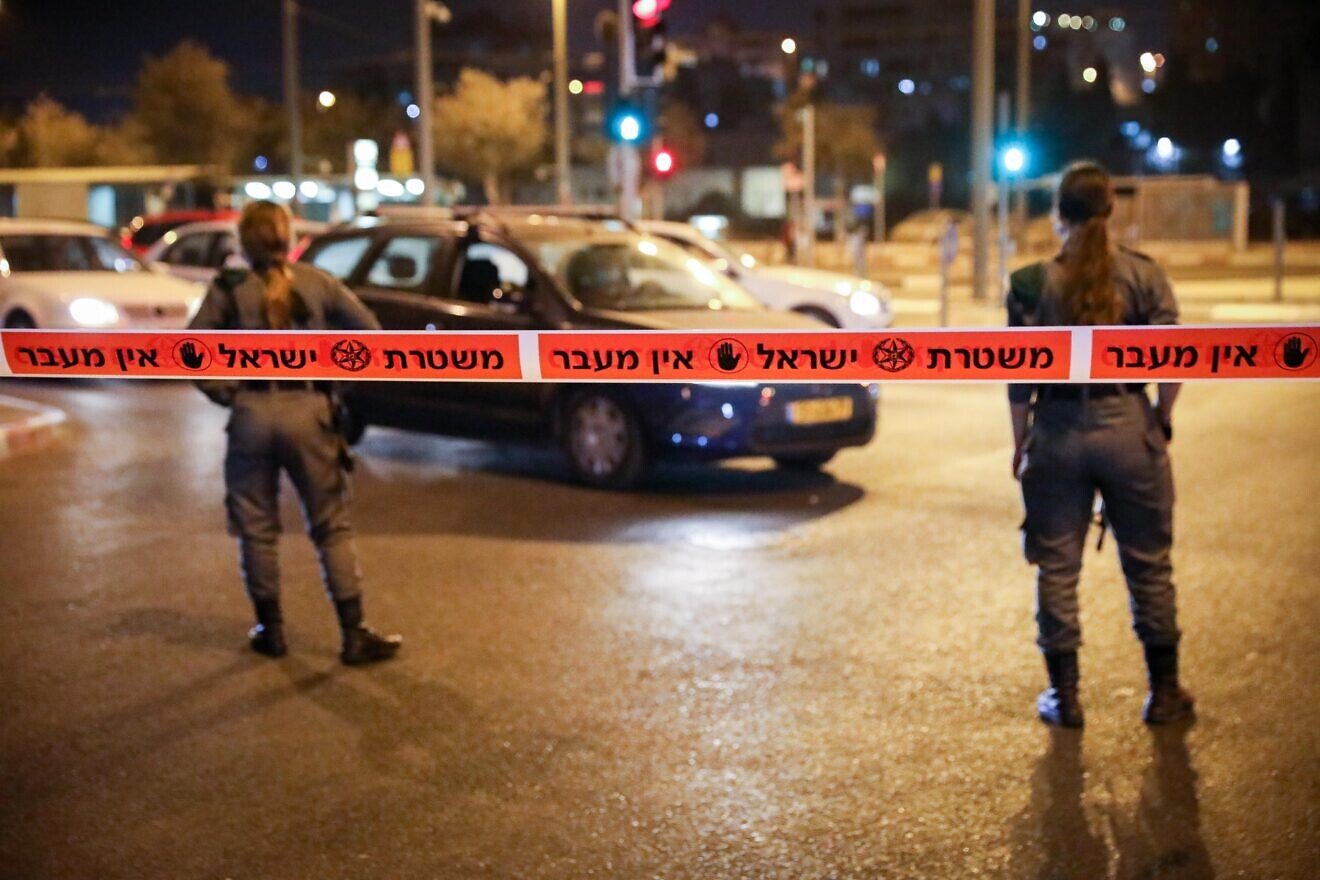 Israeli police seen at the entrance to the Arab-majority eastern Jerusalem neighborhood of Beit Hanina, Sept. 8, 2020. Photo by Olivier Fitoussi/Flash90.