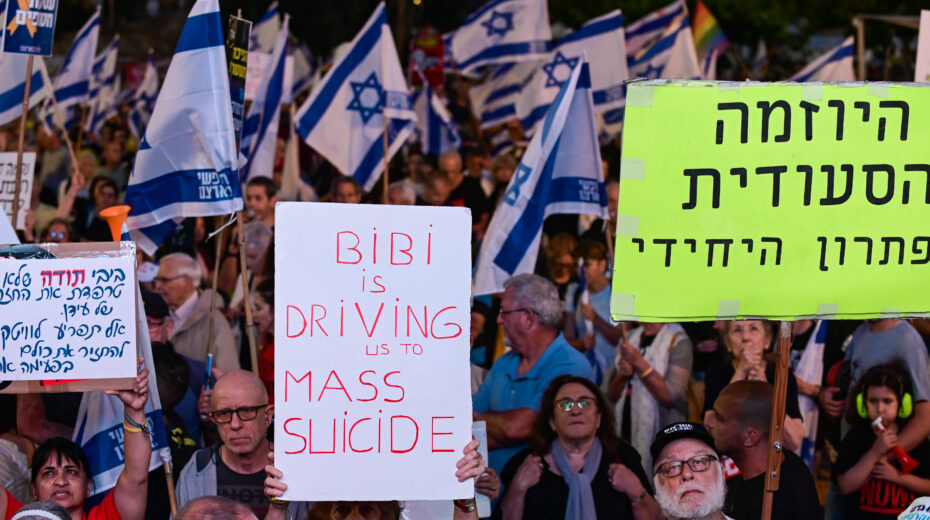 A rally against the war in Gaza, against Prime Minister Benjamin Netanyahu and his government in Rabin Square in Tel Aviv on May 22, 2025. Photo: Tomer Neuberg/Flash90