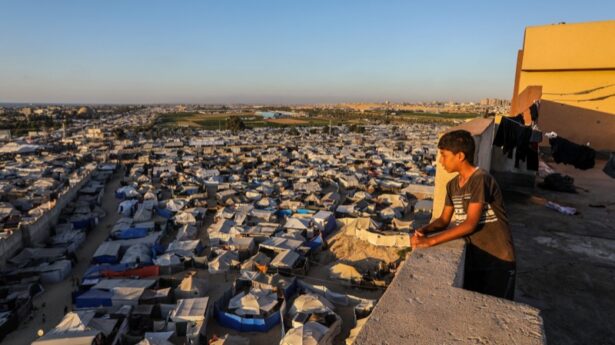 Palestinians live in tents in the Al-Mawasi area of ​​Khan Yunis in the southern Gaza Strip. July 6, 2025. Photo: Abed Rahim Khatib/Flash90.