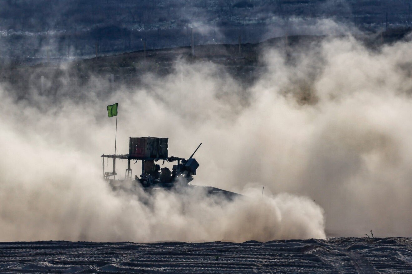 Israeli soldiers at the Israeli border with the Gaza Strip, July 23, 2025. Photo by Tsafrir Abayov/Flash90.