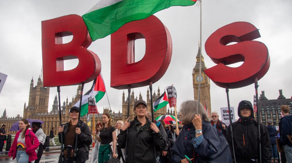 Pro-Palestinian demonstrators participate in the "National March for Palestine" on July 19, 2025, in London, United Kingdom. The demonstration called on the British government to impose an arms embargo and sanctions against Israel in light of the ongoing conflict in the Gaza Strip. EPA/TAYFUN SALCI