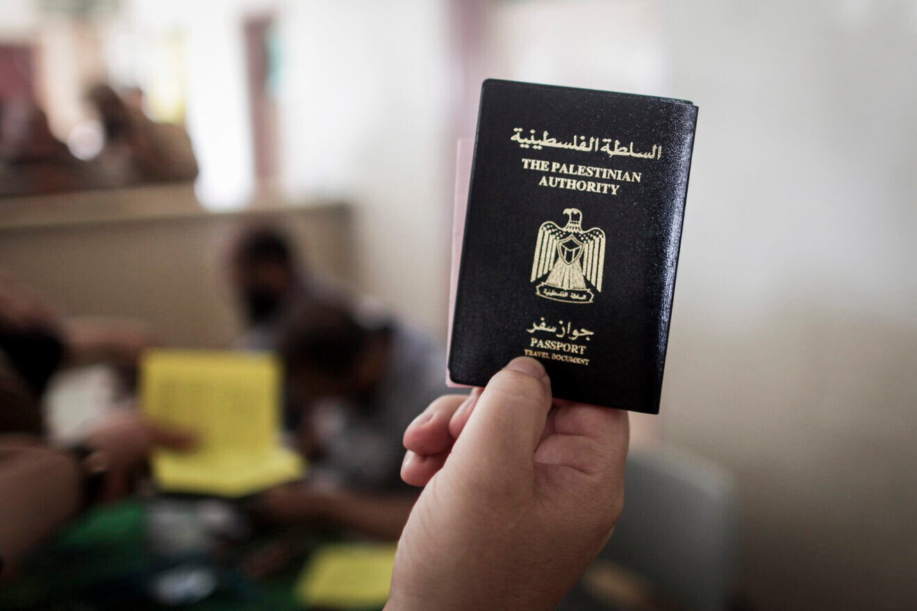 Palestinians gather at the Rafah border crossing in the southern Gaza Strip, June 12, 2015. Photo by Aaed Tayeh/Flash90.