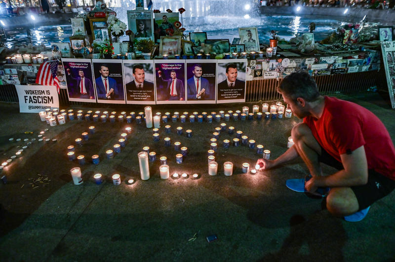 Israelis set up a candlelight memorial at Dizengoff Square in Tel Aviv to mourn the brutal assassination of American Christian commentator Charlie Kirk. Photo by Avshalom Sassoni/Flash90