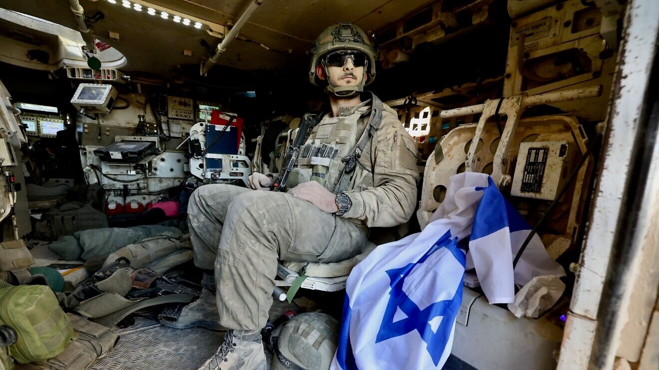 The IDF 13th Golani Battalion together with the 7th Armored Brigade withdraw from Gaza, Oct. 10, 2025. Photo by Oren Cohen/Flash90.