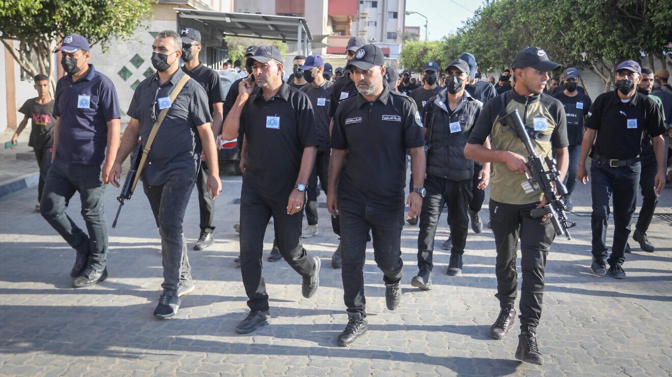 Hamas terrorists in Khan Yunis, the southern Gaza Strip. Oct. 13, 2025. Photo by Abed Rahim Khatib/Flash90.