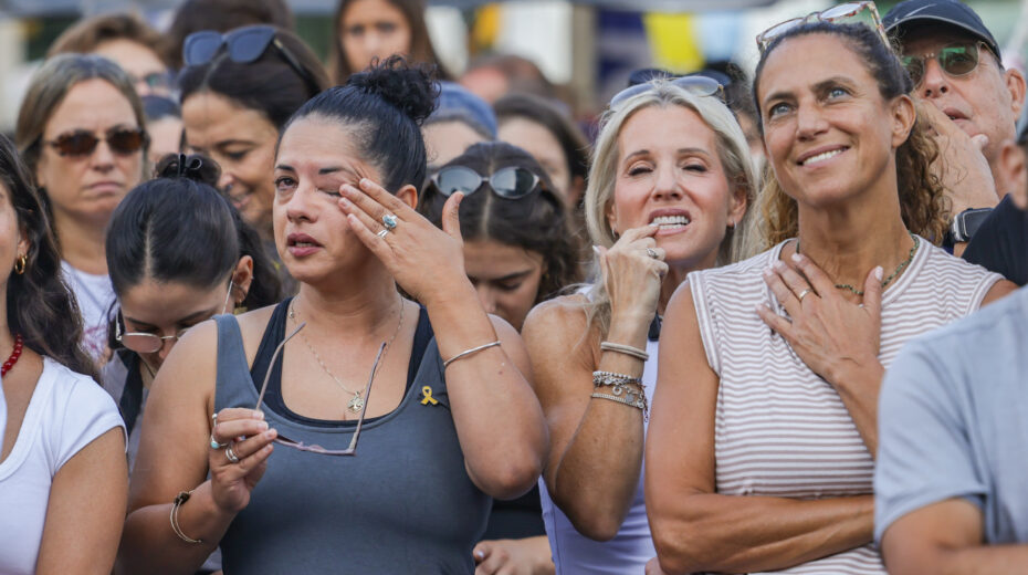 Joy and tears at "Hostage Square" in Tel Aviv – Israel celebrates the return of its children. October 13, 2025. Photo: Miriam Alster/Flash90.