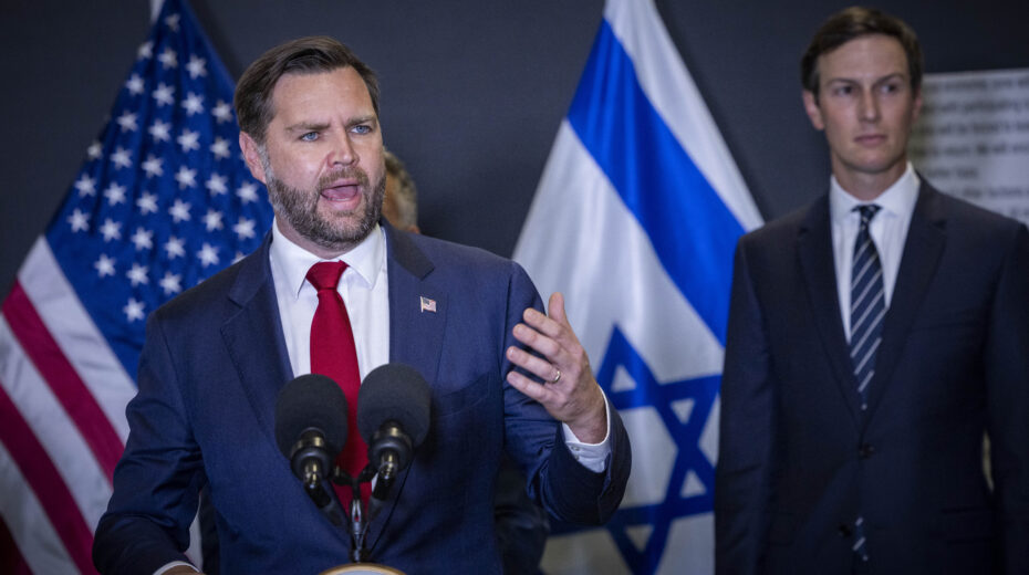 US Vice President JD Vance delivers a statement to the media near Kiryat Gat on October 21, 2025, alongside US Middle East envoy Steve Witkoff and Jared Kushner. Photo: Chaim Goldberg/Flash90