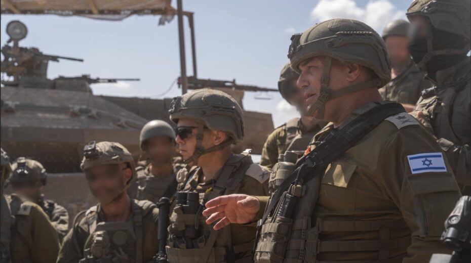 Chief of Staff Eyal Zamir (right) during a troop visit in the Gaza Strip, October 5, 2025. The IDF chief emphasized to commanders and soldiers that the army is ready to resume fighting at any time if political talks fail. Photo: IDF.