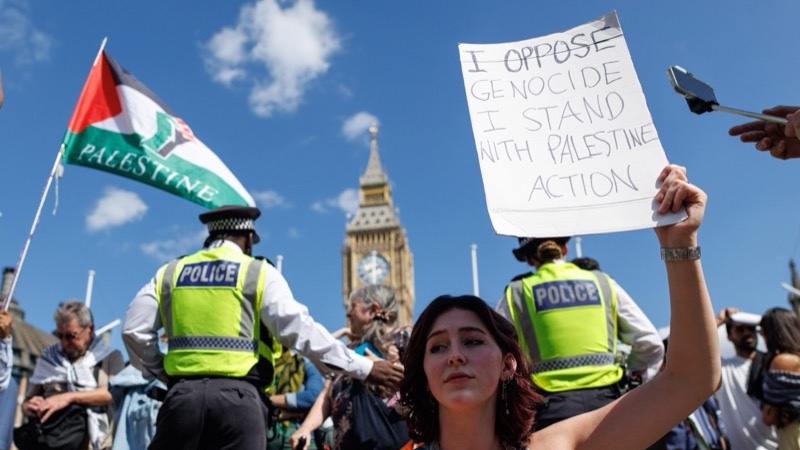 Pro-Palestinian demonstration in London in front of the British Parliament on August 9, 2025. Photo: EPA/TOLGA AKMEN.