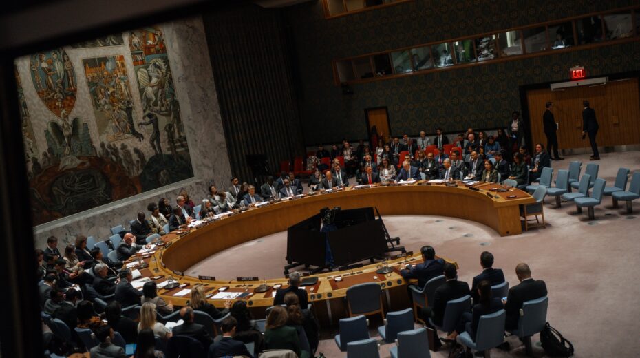 Members of the UN Security Council meet in the Security Council Chamber at the United Nations headquarters in New York. On November 17, 2025, the body adopted the resolution introduced by the United States, which calls for the deployment of an international force in the Gaza Strip. Thirteen states voted in favor; Russia and China abstained. Photo: EPA/OLGA FEDOROVA