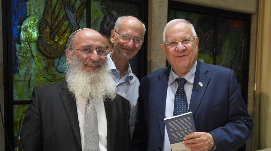 Rabbi Cherki (left) with Israeli President Rivlin (right) in 2017. Photo: Mark Neyman / GPO