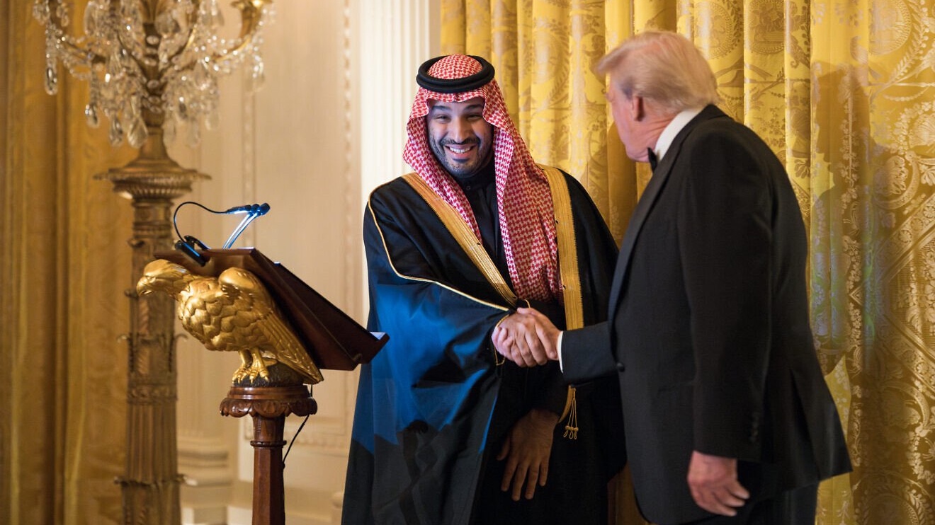 US President Donald Trump welcomes Crown Prince and Prime Minister Mohammed bin Salman Al Saud of Saudi Arabia, delivering remarks at a dinner held in his honor, at the White House, Nov. 18, 2025. Credit: Andrea Hanks/White House.