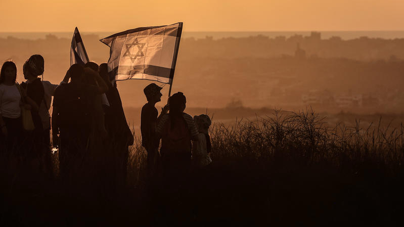 Jews who support the re-establishment of Israeli settlements in the Gaza Strip protest march near the Israeli border with the Gaza Strip, southern Israel, July 30, 2025. Photo by Tsafrir Abayov/Flash90