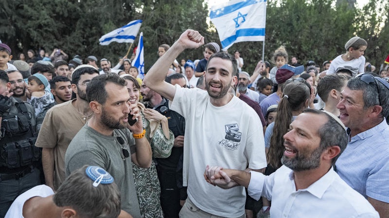 Freed hostage Avinatan Or arrives at his home in the Jewish settlement of Shilo, in the northern West Bank, October 21, 2025. Photo by Erik Marmor/Flash90