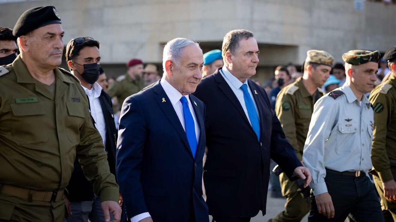 IDF Chief of Staff Eyal Zamir (left) with Prime Minister Benjamin Netanyahu and Defense Minister Israel Katz at the graduation of an IDF officers' course, October 30, 2025. Photo by Noam Revkin Fenton/Flash90.