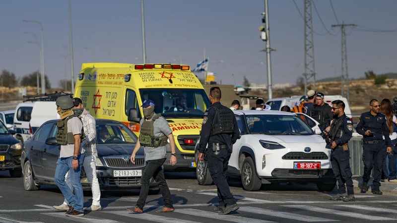 Israeli security forces and rescue personnel at the scene of a terror attack at the Gush Etzion Junction, West Bank, November 18, 2025. Photo by Chaim Goldberg/Flash90
