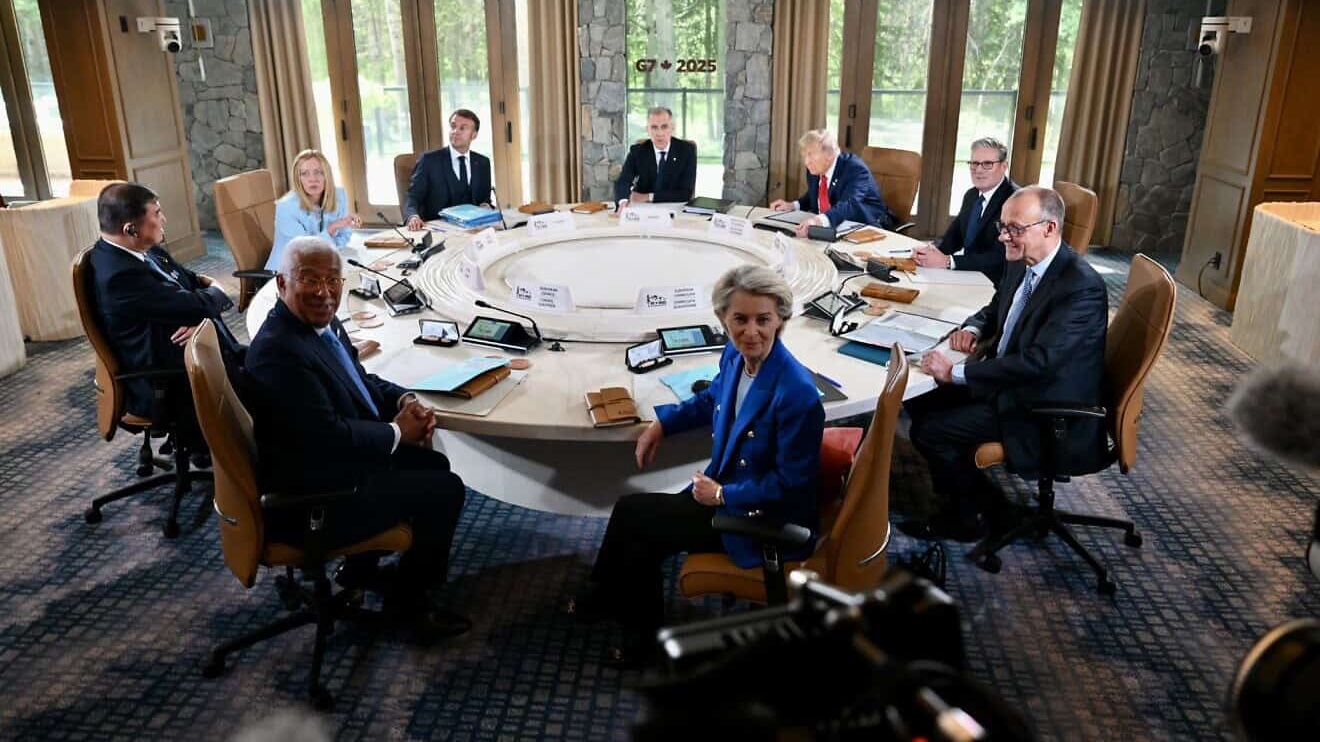 A meeting of the G7 leaders in Canada: (from center, counter-clockwise) Ursula Von der Leyen, president of the European Commission; Friedrich Merz (Germany); Keir Starmer (United Kingdom); Donald Trump (United States); Mark Carney (Canada); Emmanuel Macron (France); Giorgia Meloni (Italy); Shigeru Ishiba (Japan); and António Costa, president of the European Council, on June 16, 2025. Credit: European Communities Audiovisual Service via Wikimedia Commons.